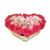 kalp bi�iminde g�ller ve lilyum   Ankara uluslararas� �i�ek g�nderme 