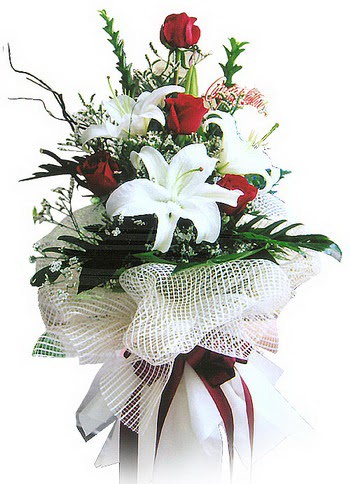  demetevler �i�ek�i Ankara ucuz �i�ek g�nder  4 kirmizi g�l , 1 dalda 3 kandilli kazablanka