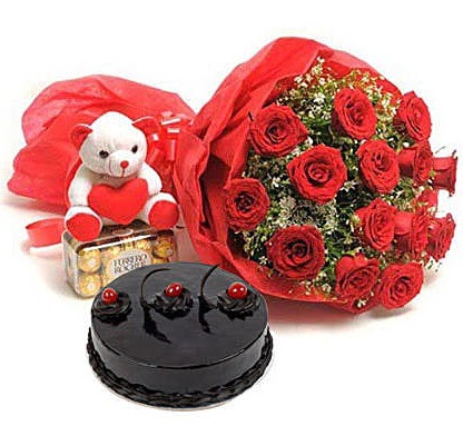 12 kırmızı gül ayıcık çikolata ve yaş pasta  Ankara demet çiçek gönderme   