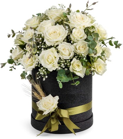 Kutu içerisinde 33 adet beyaz gül tanzimi  Ankara ucuz çiçek gönder çiçek mağazası , çiçekçi adresleri 
