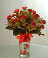 yapay güllerden vazo  9 gül  Ankara uluslararası çiçek gönderme 