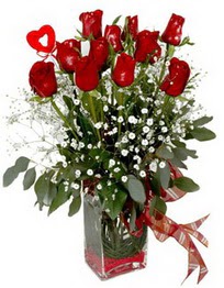  Ankara demetevler çiçek siparişi vermek  9 adet mika yada cam vazoda gül tanzimi kalp çubuk