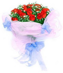  Ankara demetevler çiçek gönderme çiçek siparişi sitesi  11 adet kırmızı güllerden buket modeli