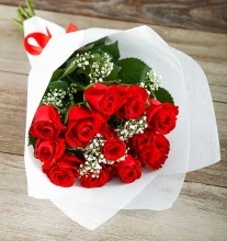 9 kırmızı gülden buket çiçeği  Ankara demet çiçek gönderme 