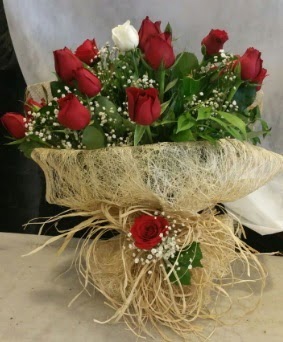 Kız isteme çiçeği 20 kırmızı 1 beyaz  Ankara demetevler çiçek gönderme çiçek siparişi sitesi 