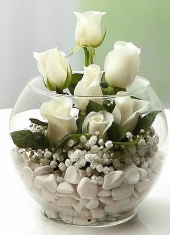Beyaz Mutluluk 9 beyaz gül fanusta  Ankara demetevler çiçek gönderme çiçek siparişi sitesi  