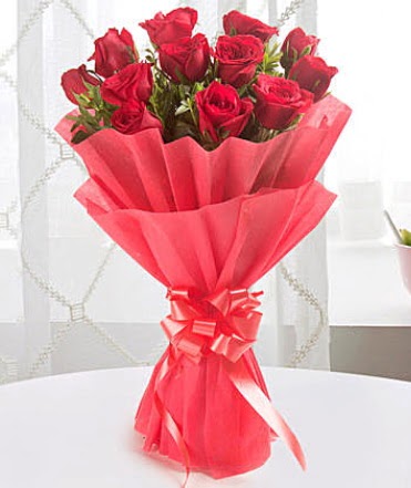 12 adet kırmızı gülden modern buket  Ankara demetevler çiçek siparişi çiçek yolla  