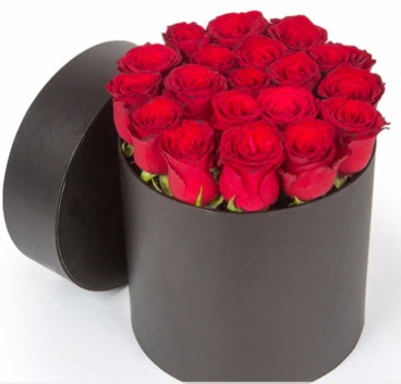 21 adet siyah kutuda kırmızı gül  Ankara hediye çiçek yolla 